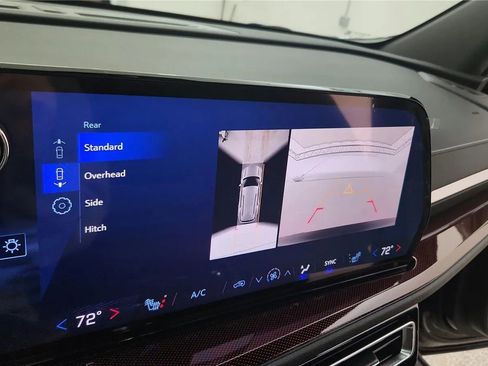 Used 2024 Chevrolet Traverse Z71 image 21