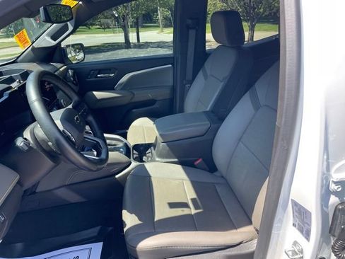 Used 2024 Chevrolet Colorado ZR2 w/ ZR2 Convenience Package III AWD/4WD image 13