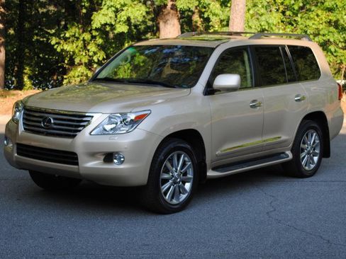 Used 2011 Lexus LX 570 4WD w/ Luxury Pkg image 7