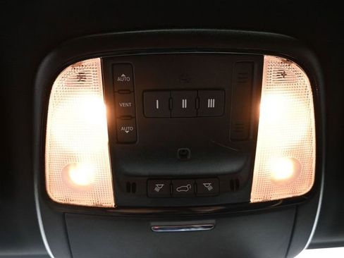 Used 2025 Dodge Durango R/T AWD/4WD image 33