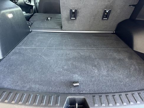 Used 2025 Chevrolet Equinox LT AWD/4WD image 16