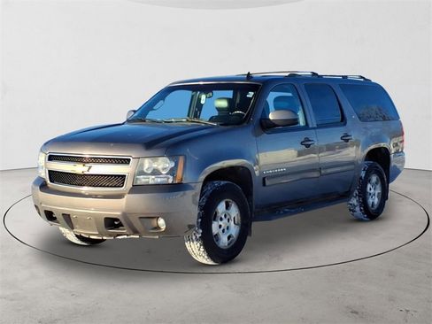 Used 2012 Chevrolet Suburban LT image 1