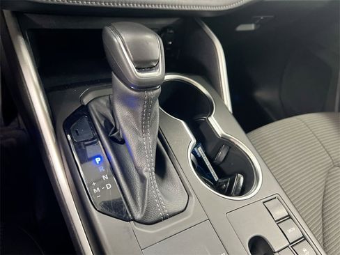 Used 2023 Toyota Highlander LE image 17