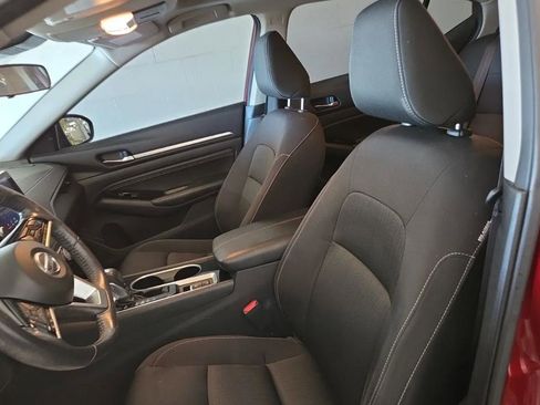 Used 2022 Nissan Altima 2.5 SV w/ SV Premium Package image 4