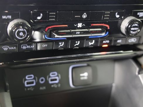 New 2025 Jeep Grand Cherokee Limited w/ Black Appearance Package image 17