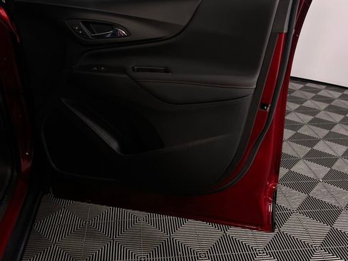 Used 2024 Chevrolet Equinox RS image 36