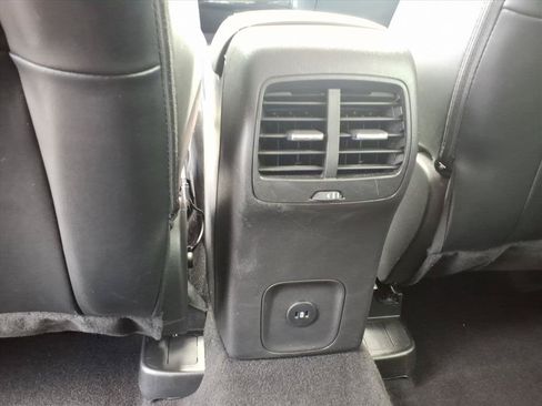 Used 2025 Ford Escape Platinum AWD/4WD image 27