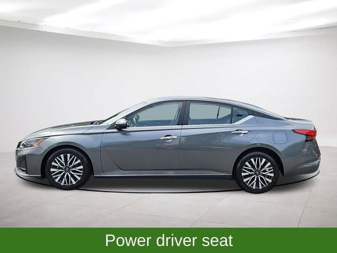 Used 2023 Nissan Altima 2.5 SV image 4