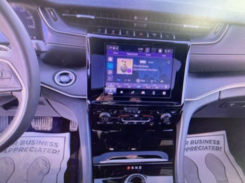 Used 2024 Jeep Grand Cherokee L Laredo w/ Luxury Tech Group I image 8