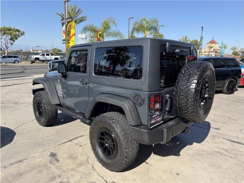 Used 2017 Jeep Wrangler Sport w/ Connectivity Group AWD/4WD image 12