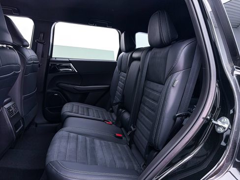 New 2026 Mitsubishi Outlander LE AWD/4WD image 24