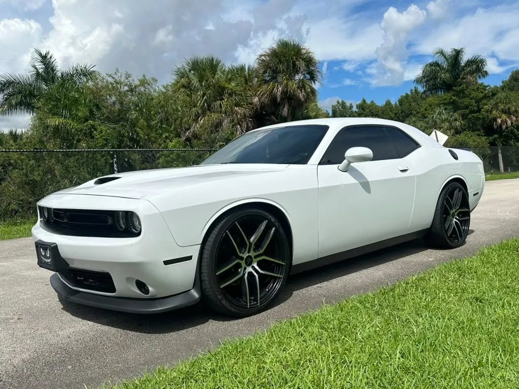 Used 2021 Dodge Challenger R/T RWD image 8