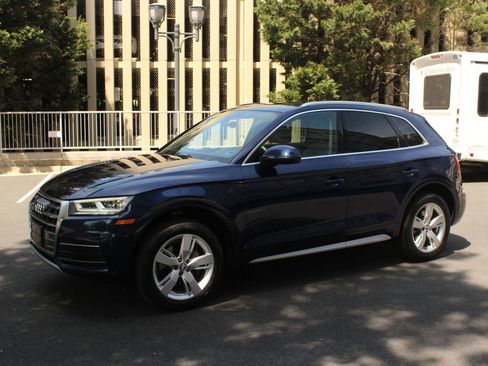 Used 2019 Audi Q5 2.0T Premium Plus w/ Premium Plus Package AWD/4WD image 12