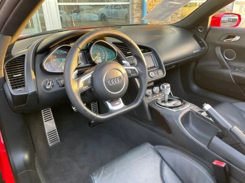 Used 2014 Audi R8 V10 w/ Full Leather Package image 2