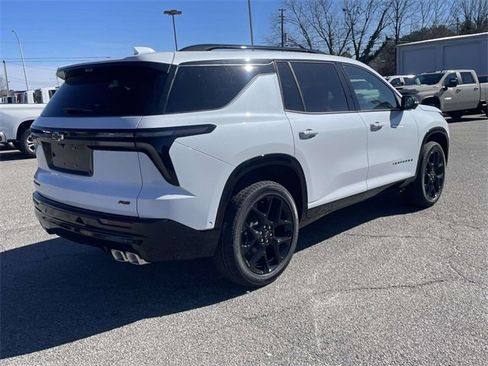 New 2026 Chevrolet Traverse RS image 3