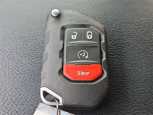 Used 2023 Jeep Wrangler Sahara w/ Cold Weather Group image 32