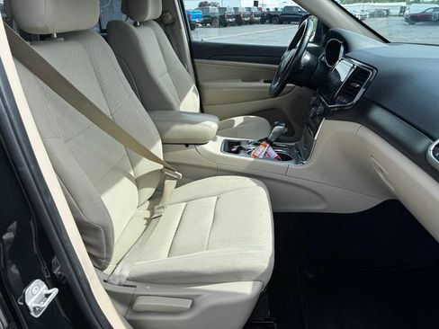 Certified 2022 Jeep Grand Cherokee Laredo E w/ Security & Convenience Group AWD/4WD image 14