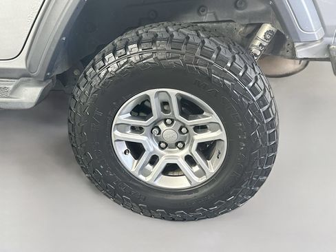 Used 2019 Jeep Wrangler Unlimited Sport AWD/4WD image 35