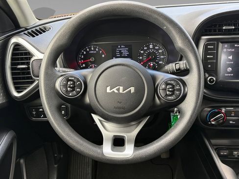 Used 2022 Kia Soul LX w/ Technology Package image 12
