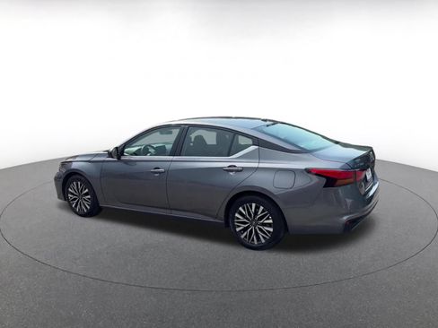 Used 2026 Nissan Altima 2.5 SV FWD image 9