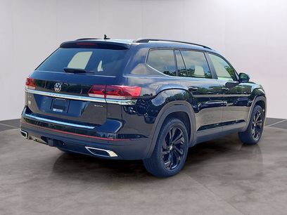 Used 2023 Volkswagen Atlas SE w/ Black Wheel Package