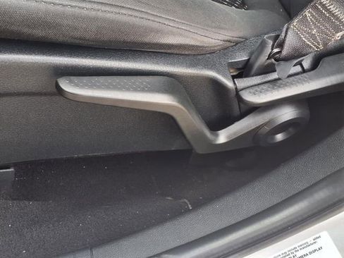 Used 2017 Dodge Journey SE w/ Flexible Seating Group image 16