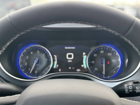 New 2026 Chrysler Pacifica Select image 17