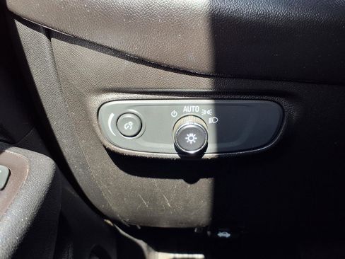Used 2020 Chevrolet Equinox LT FWD image 9