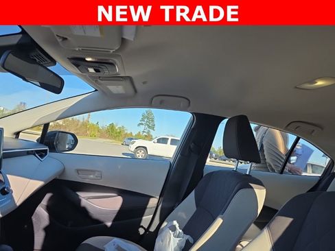 Used 2023 Toyota Corolla LE image 5