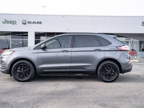 Used 2022 Ford Edge SE image 2