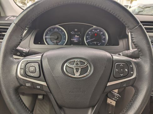 Used 2017 Toyota Camry XLE image 20