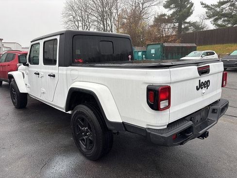 Certified 2022 Jeep Gladiator Sport image 9