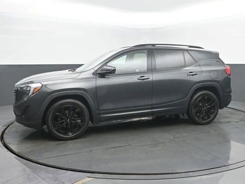 Used 2020 GMC Terrain SLE w/ Elevation Edition FWD image 2