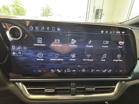 Used 2025 Chevrolet Equinox EV LT w/ Convenience Package II FWD image 14