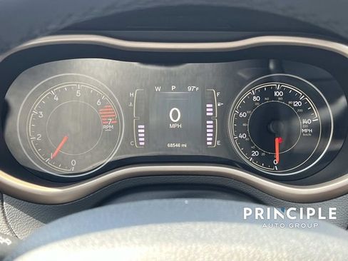 Used 2017 Jeep Cherokee Latitude w/ Safety/Convenience Group FWD image 22