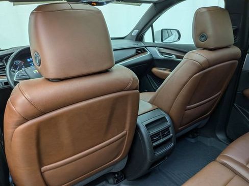 Certified 2024 Cadillac XT5 Sportv w/ LPO, Floor Liner Package AWD/4WD image 23