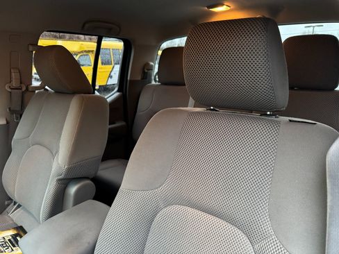 Used 2012 Nissan Frontier S image 14