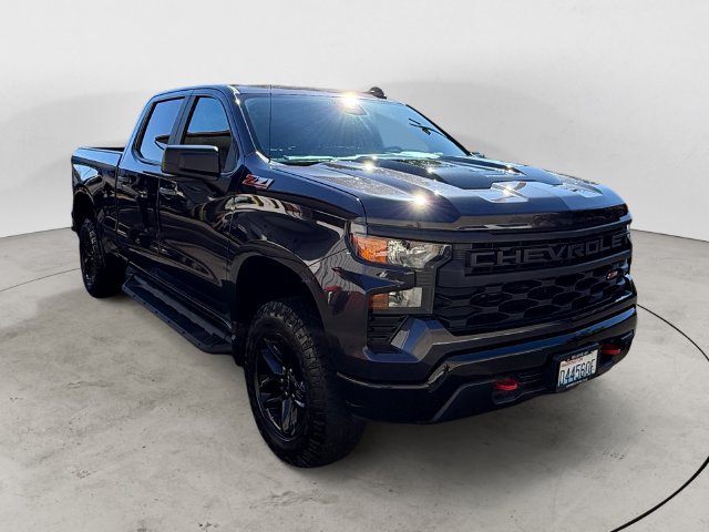 Used 2022 Chevrolet Silverado 1500 Custom Trail Boss w/ LPO, Dark Essentials Package AWD/4WD image 3