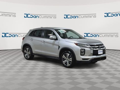 Used 2024 Mitsubishi Outlander Sport ES AWD/4WD image 2