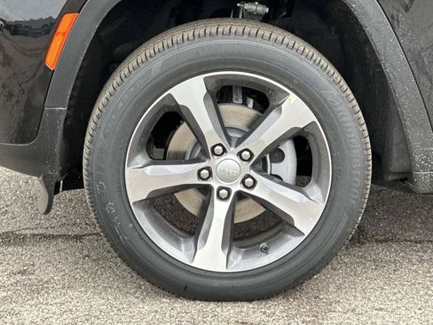 New 2026 Jeep Grand Cherokee Limited AWD/4WD image 8