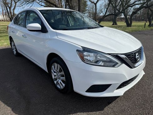 Used 2018 Nissan Sentra S image 7