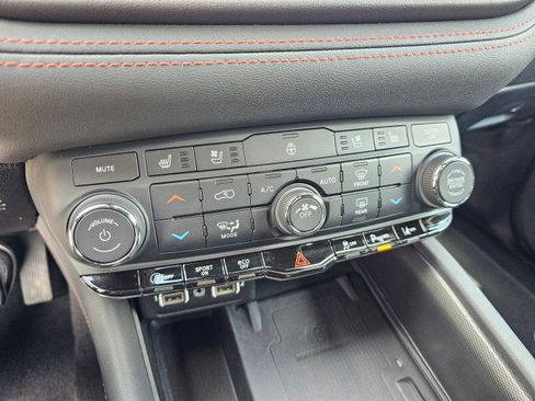 Used 2023 Dodge Durango GT image 35