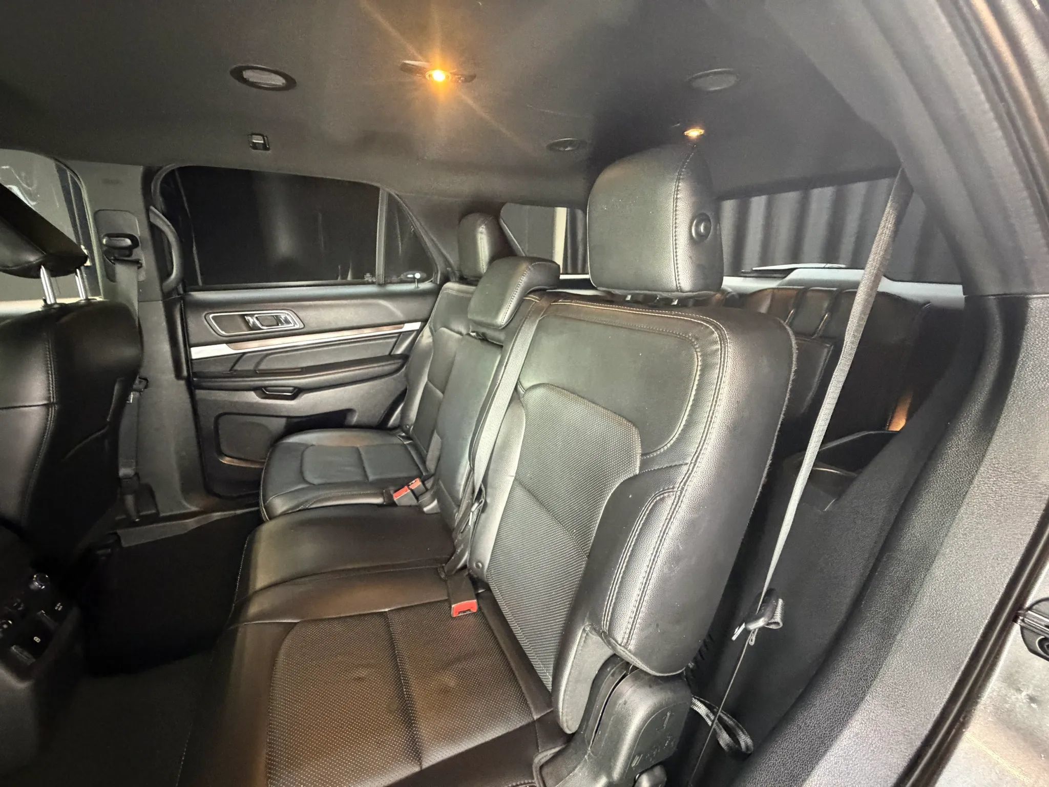 Used 2019 Ford Explorer Limited w/ Class III Trailer Tow Package FWD image 31
