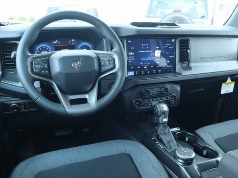 New 2025 Ford Bronco Big Bend image 2