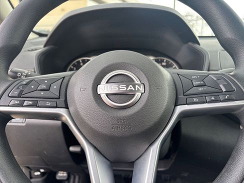 Used 2025 Nissan Altima 2.5 SV image 28