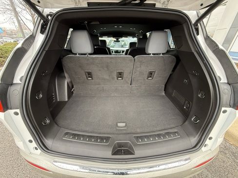 Used 2022 Buick Enclave Premium image 33