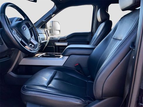 Used 2022 Ford F350 Lariat w/ Chrome Package image 21