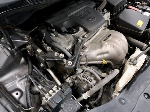 Used 2015 Toyota Camry SE image 18