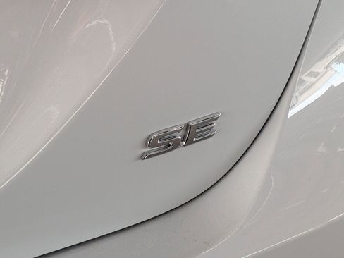 Used 2024 Toyota Camry SE image 28