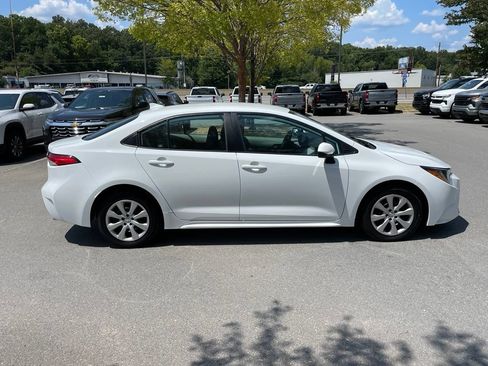 Used 2023 Toyota Corolla LE FWD image 8
